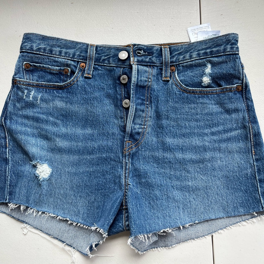 Levi’s original 501 shorts size 28